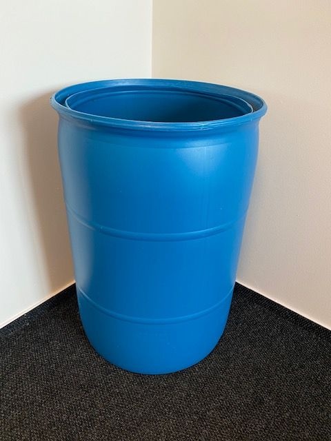 Repasovaný plastový sud 220l, uříznuté víko